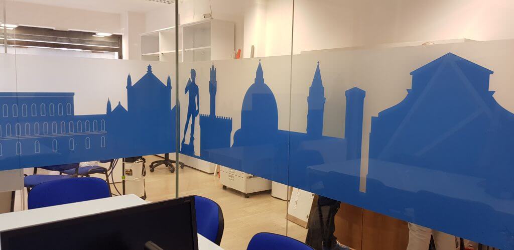 adesivo vinile sabbiato per decorazioni vetrate ufficio