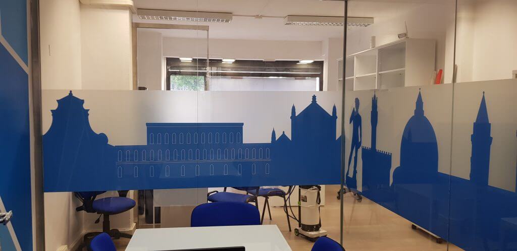 Adesivo in vinile decorativo per vetri ufficio