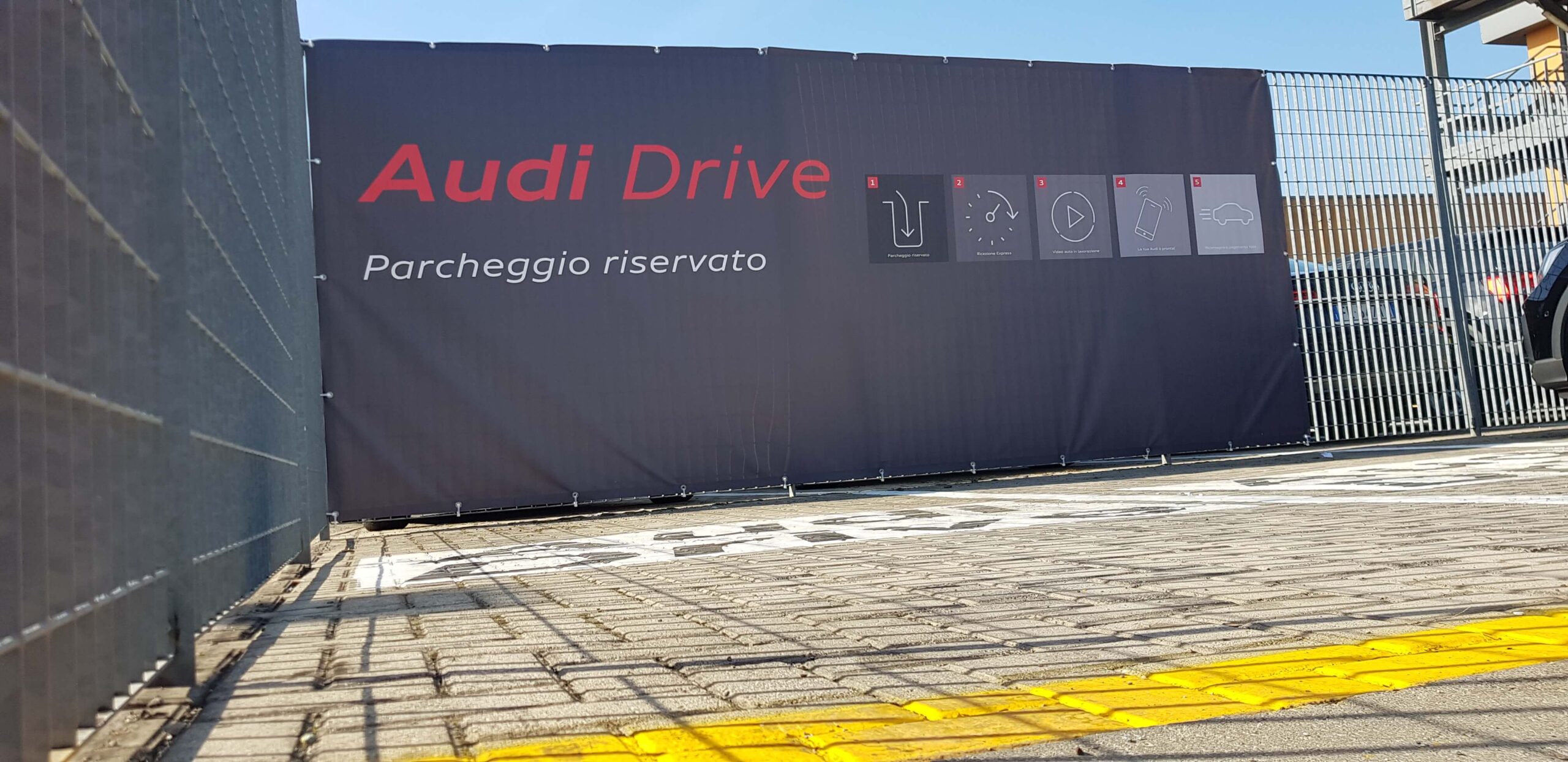 Banner Pubblicitario da esterno